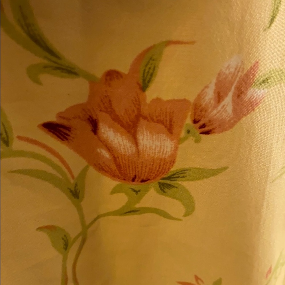 Yellow floral print nightgown - Picture 2 of 6
